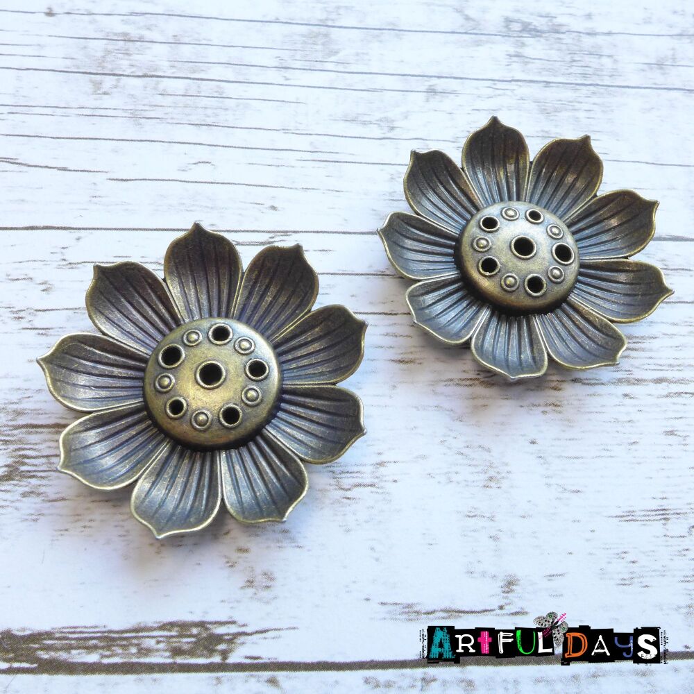 Brass Lotus Flowers, 2 pcs (C094)