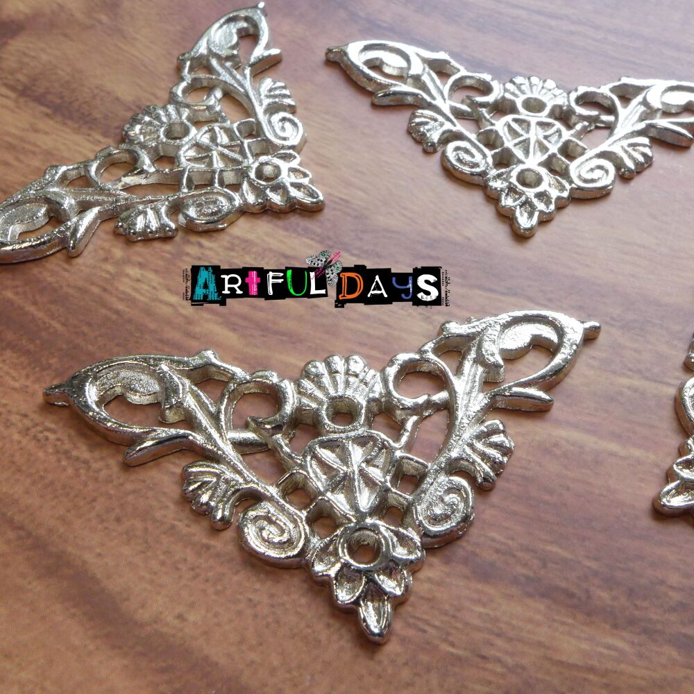 Silver Metal Corners, 4pcs (C165)