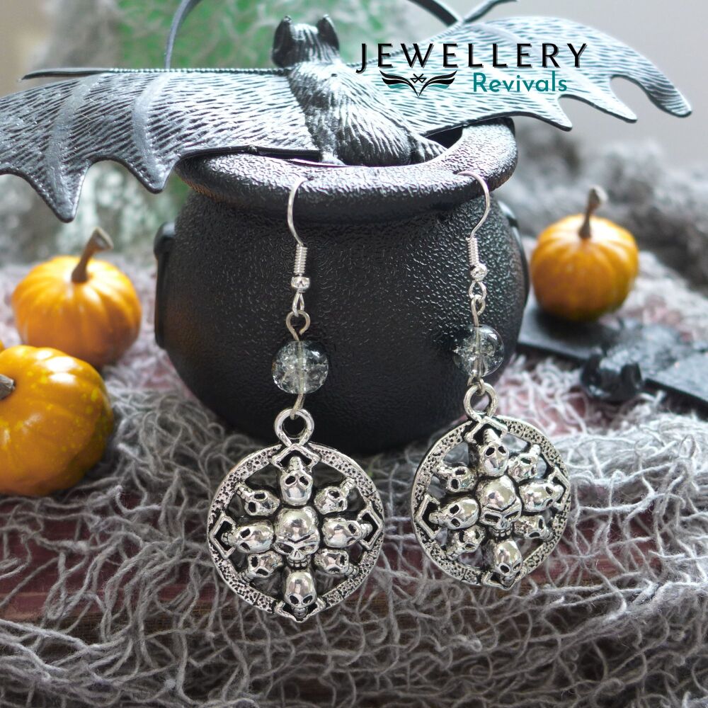 Spooktober - Silver Tone Skull Circle Earrings (JE002)