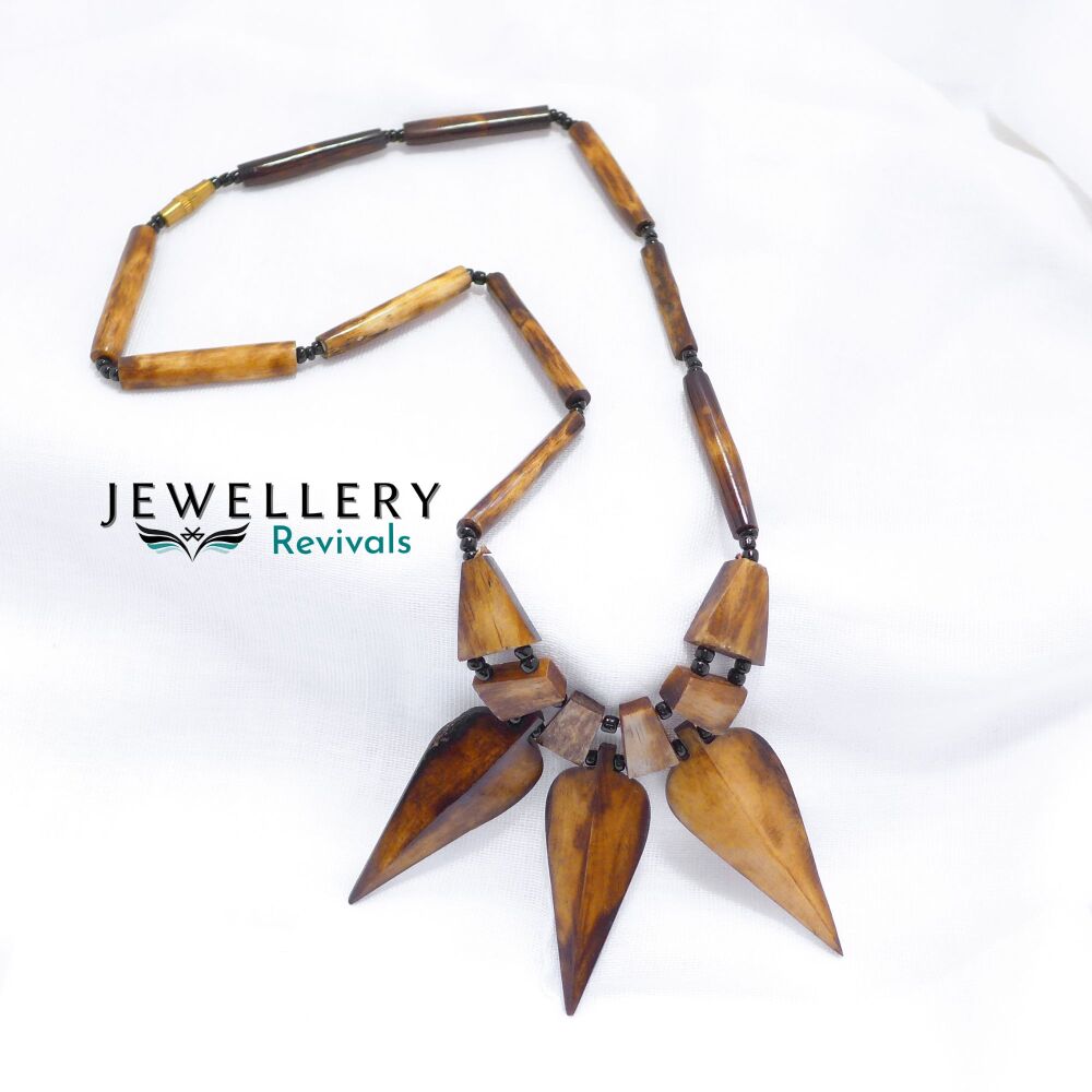 Spear Tip Tribal Bone Necklace (JE029)