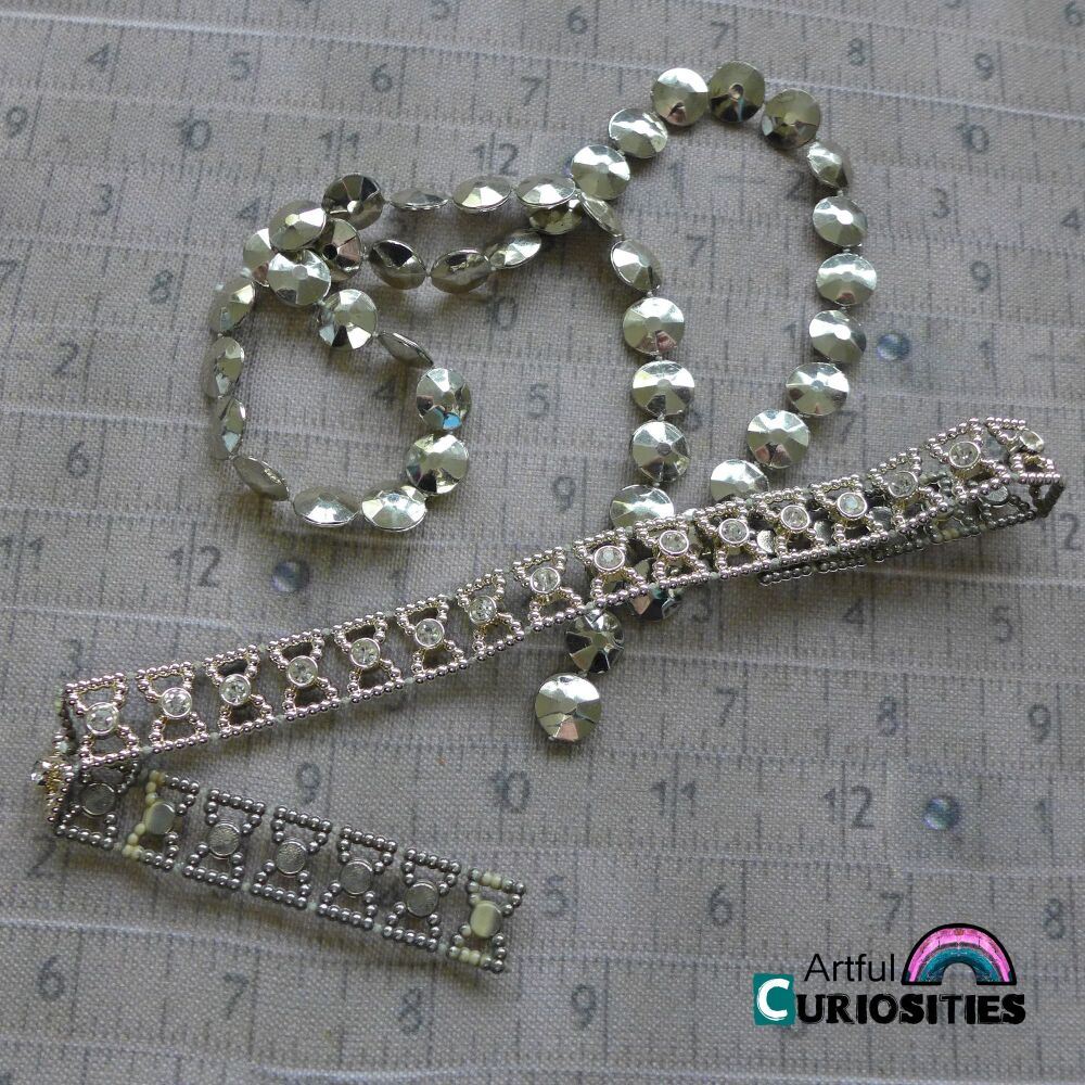 Fabric/Lace/Trim - Silver Plastic String Beads - AC397