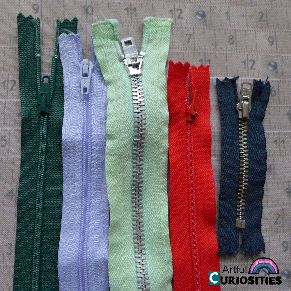 Haberdashery - 5 Assorted Zips - AC399