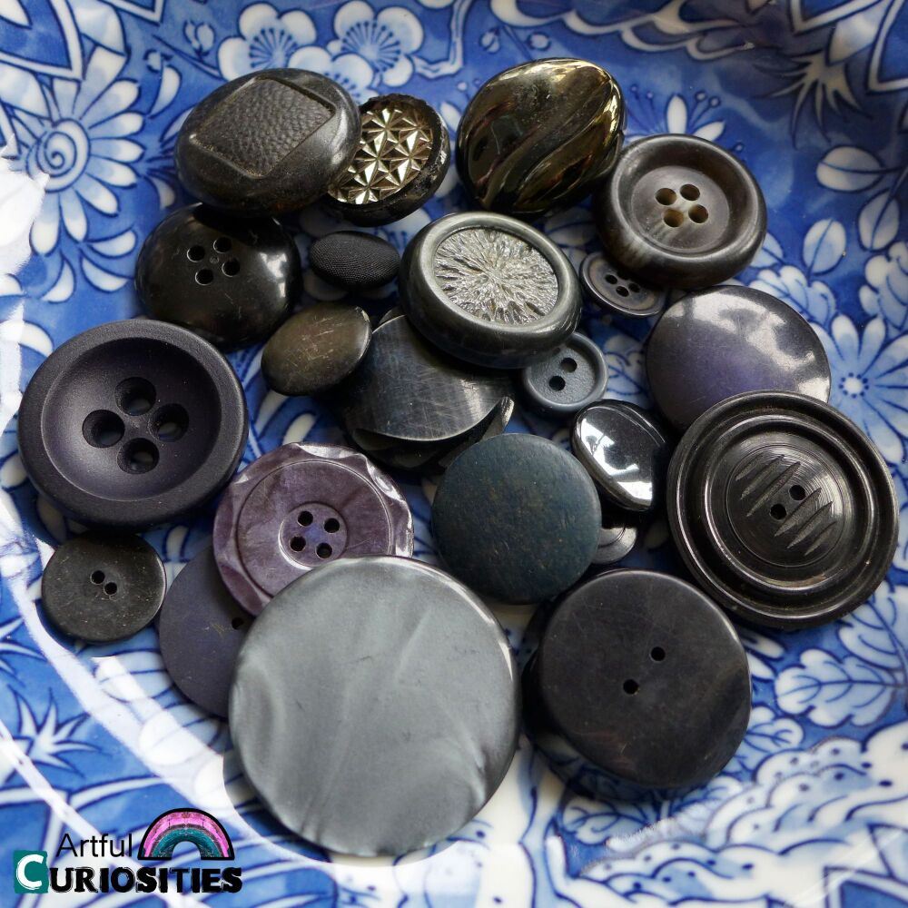 Buttons - Old Vintage Buttons Black & Blues - AC405