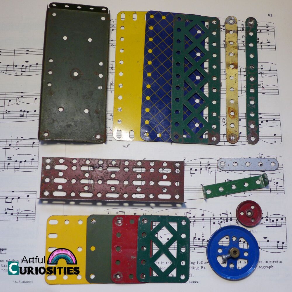 Embellishments - Rusty Metal Plates - AC410