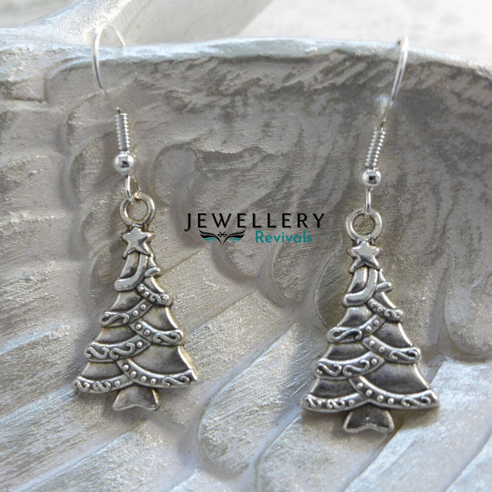 Traditional Festive Christmas Tree Earrings (JE048)