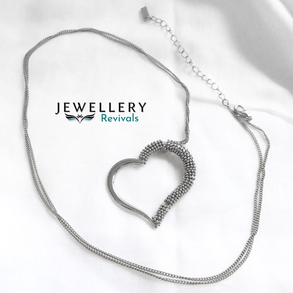 Silver Tone Wrapped Heart Charm Necklace (JE056)