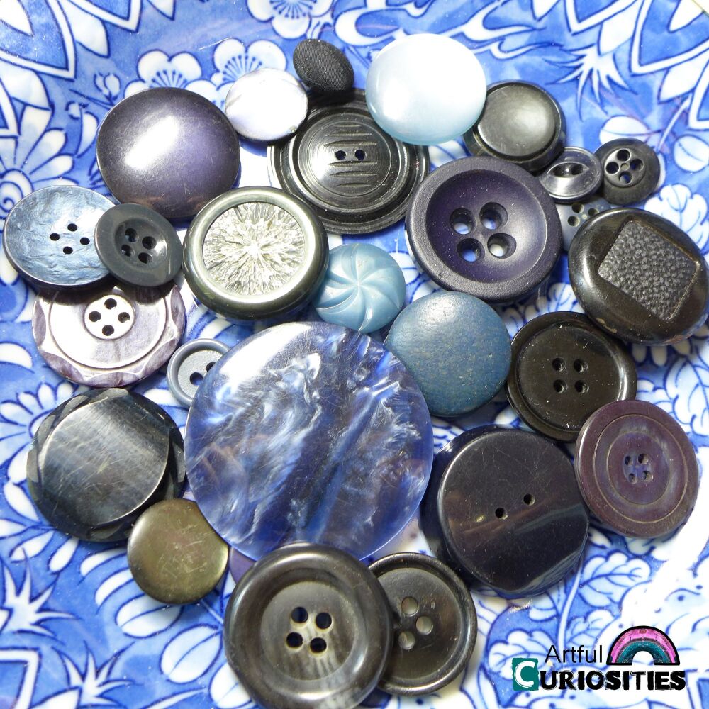 Buttons - Old Vintage Buttons Black & Blues - AC472