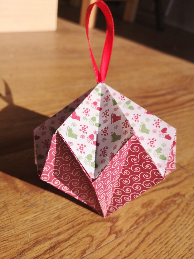 origami decorations Friday 6th December 6pm -8pm