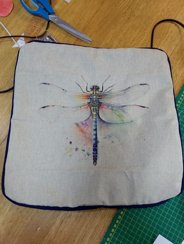 sewing a piped cushion workshop Monday 30th  June 6pm-9pm