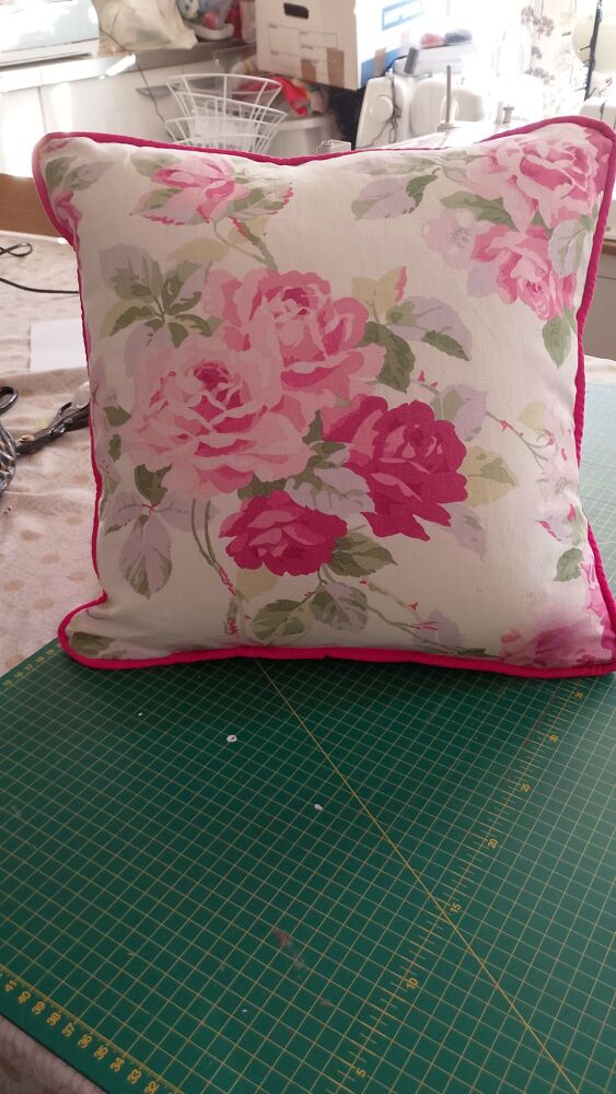 Sew a piped cushion workshop Wednesday 3rd September 10am -1pm