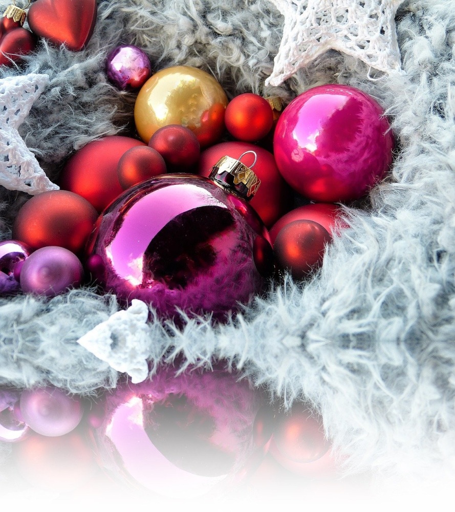 Bauble wreathes at The Craft Studio in Pewsey Saturday 6th December 2pm -4pm