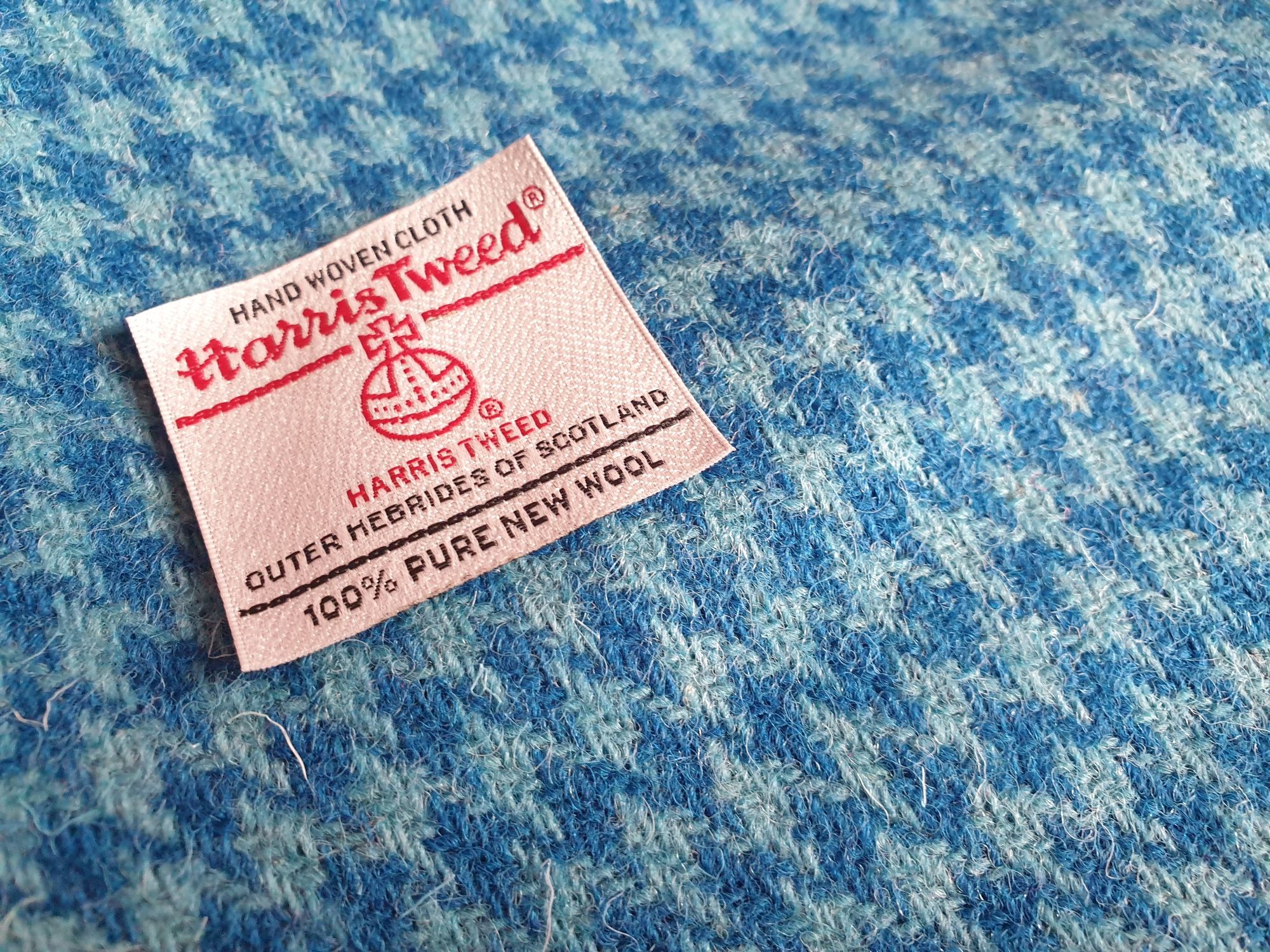 Turquoise Houndstooth 