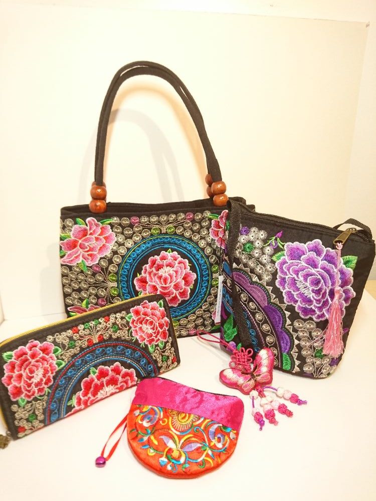 Chinese Embroidered bags 