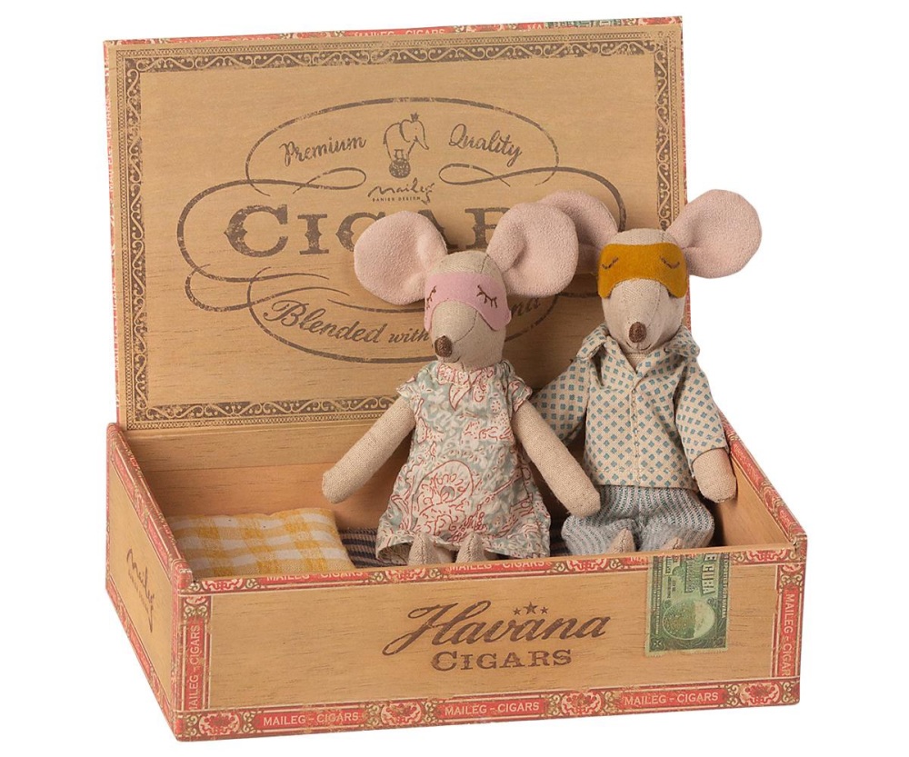 Maileg Mum and Dad Mice in Cigar Box 2021