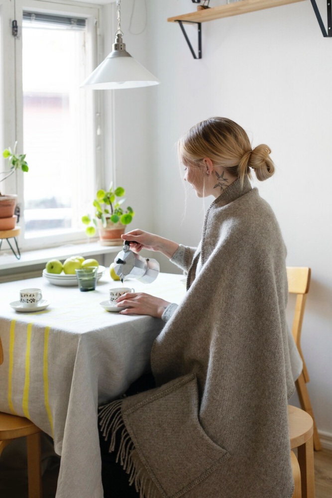 Lapuan Kankurit Uni Wool Pocket Shawl - Beige Melange