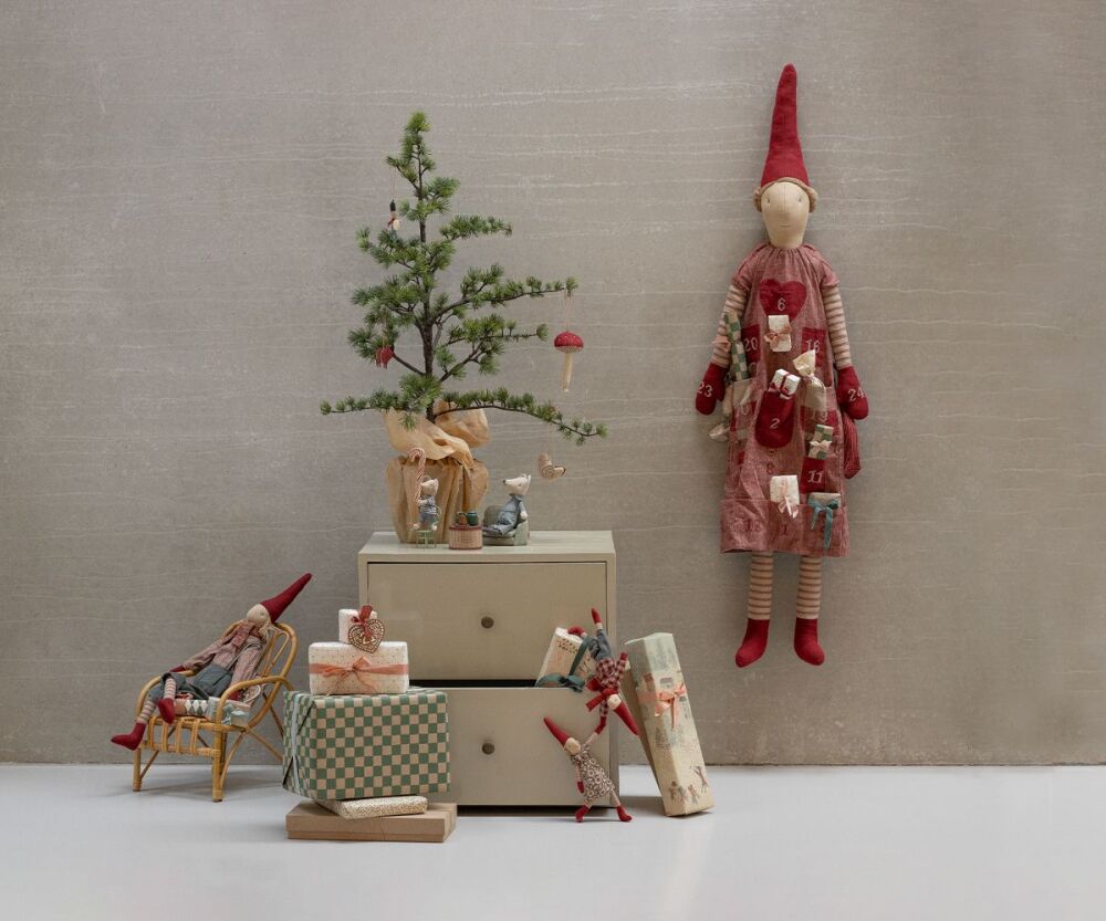 Maileg Christmas Check Shirt Pixy Boy Magnetic Hands - Size 1