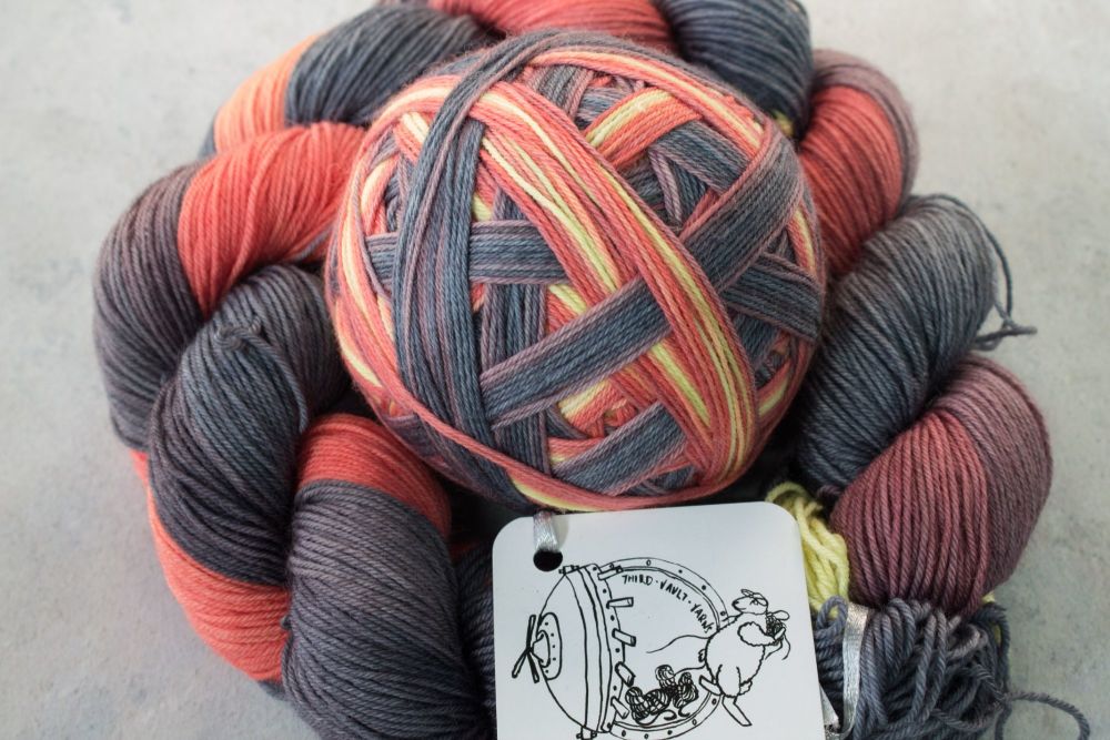 Mountain's on Fire - Self striping sock