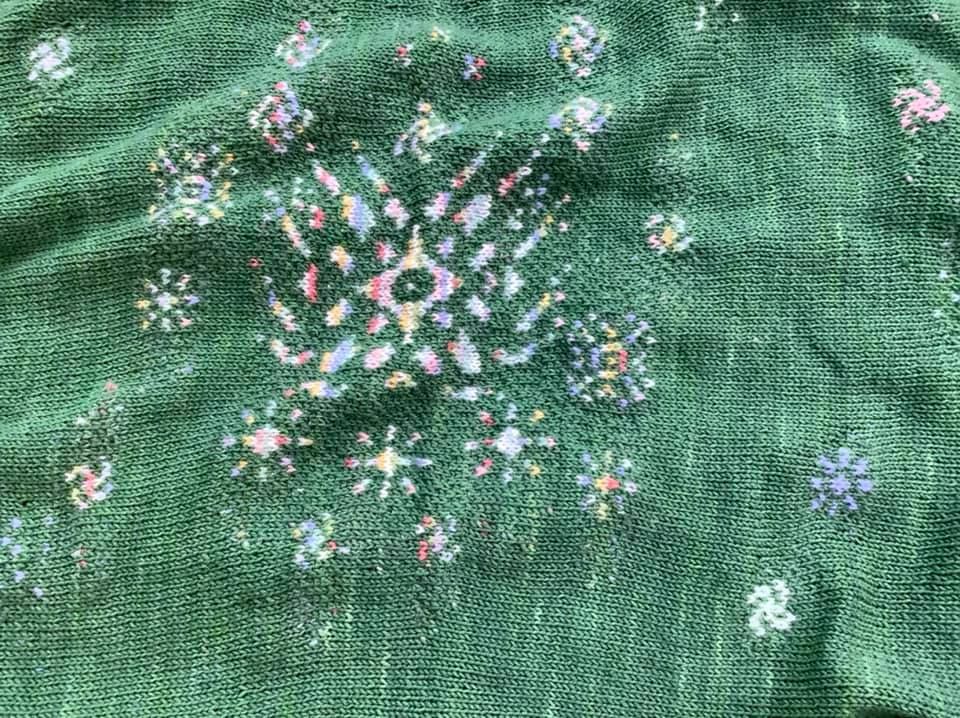 Close up of the central fireworks on hanabi shawl