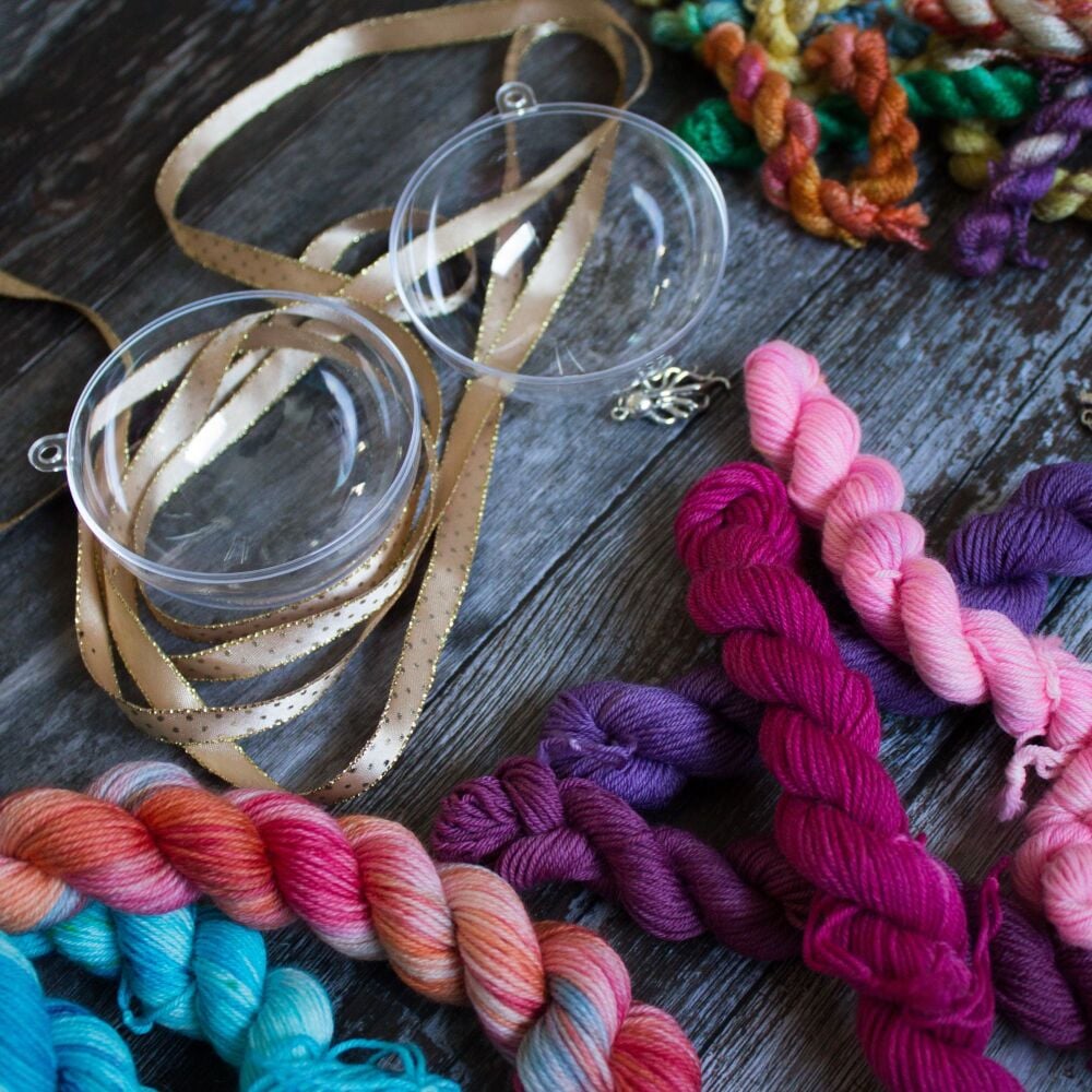 Holiday / Christmas Yarny Special - Tree/ Mantle Ornament / gift box