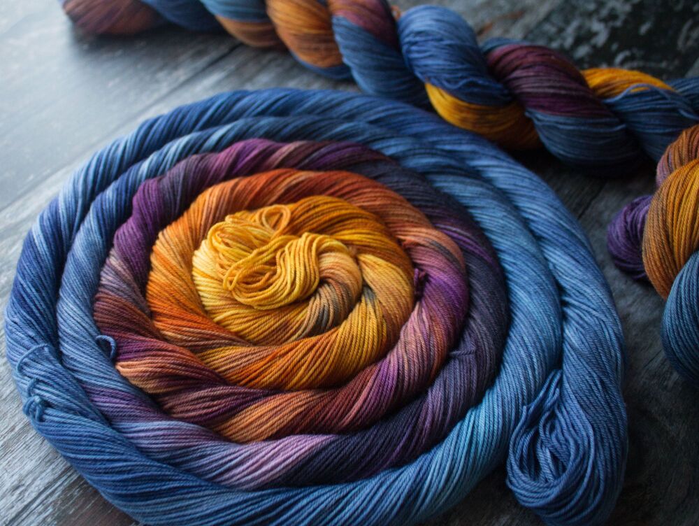 The Midnight Sea - Self striping sock