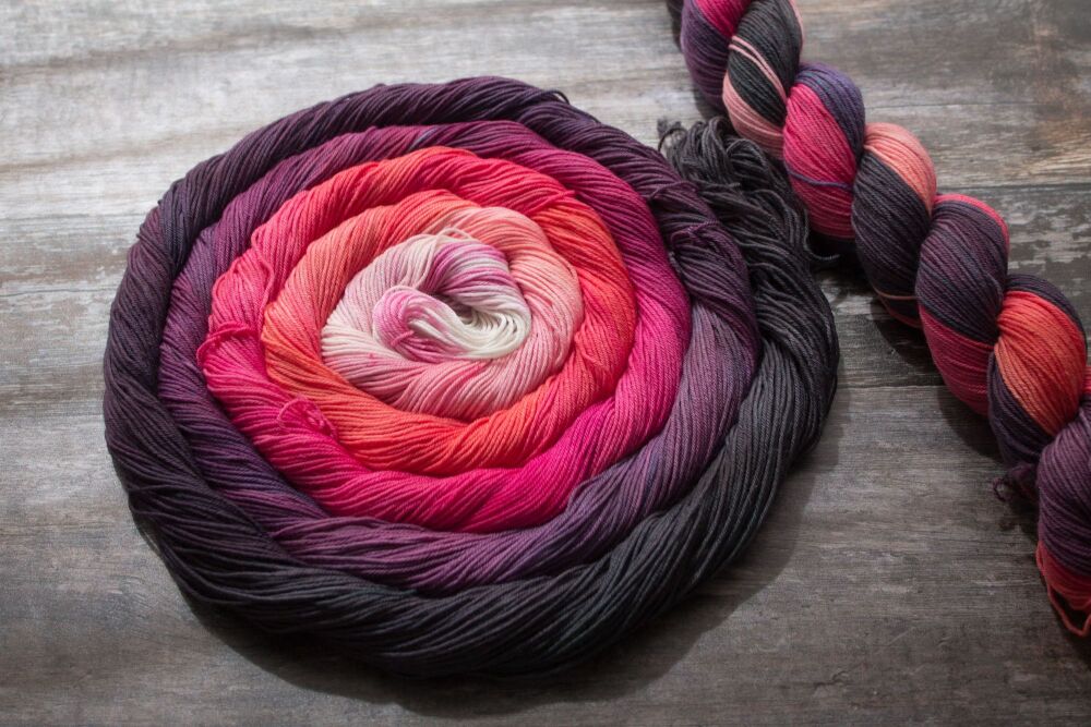 Cherry Blossom - Self striping sock