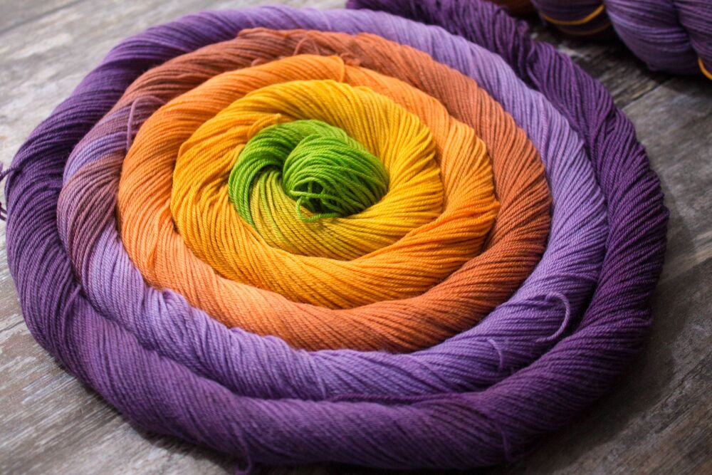 Witchy Socks - Self striping sock