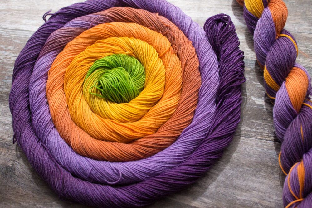 Witchy Socks - Self striping sock