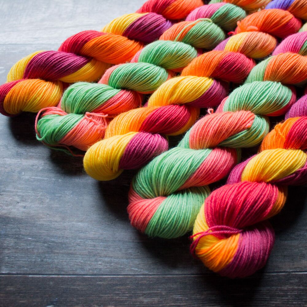 Anatomy of Flame - Self striping sock