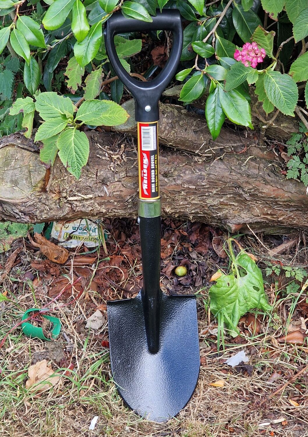 SMALL MINI ROUND SHOVEL WITH FIBREGLASS HANDLE (0146)