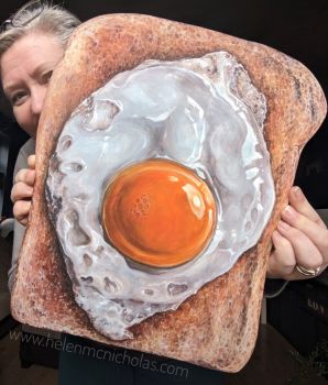 FRIED EGG ON TOAST