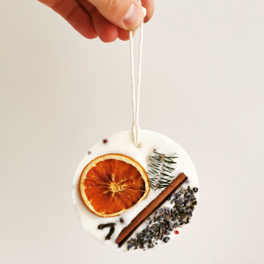 Christmas Scented Soy Wax Medallion by Floverly