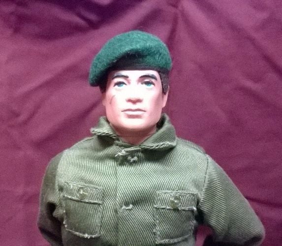 Vintage action Man Vintage Restored Royal Marine green beret small badge 