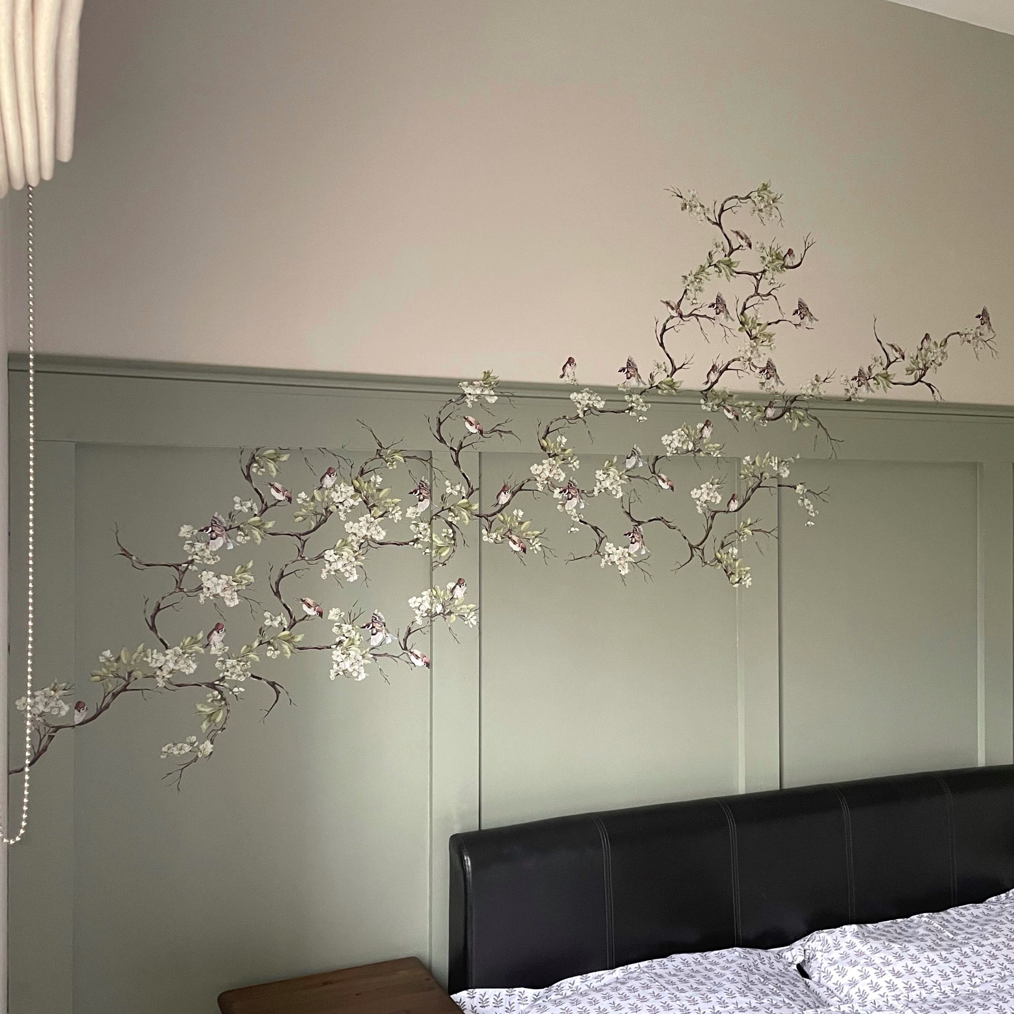 Guest panelling blossom