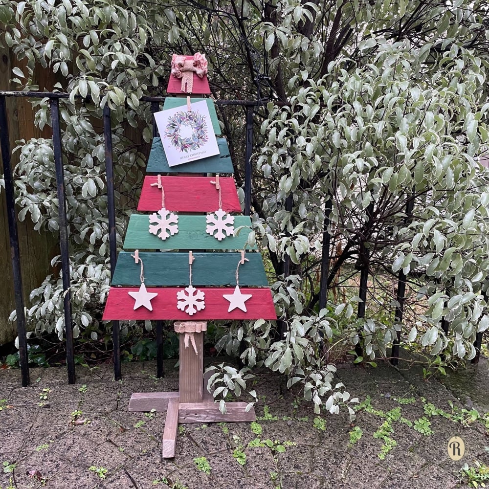 Christmas Pallet Tree - Peg Tree