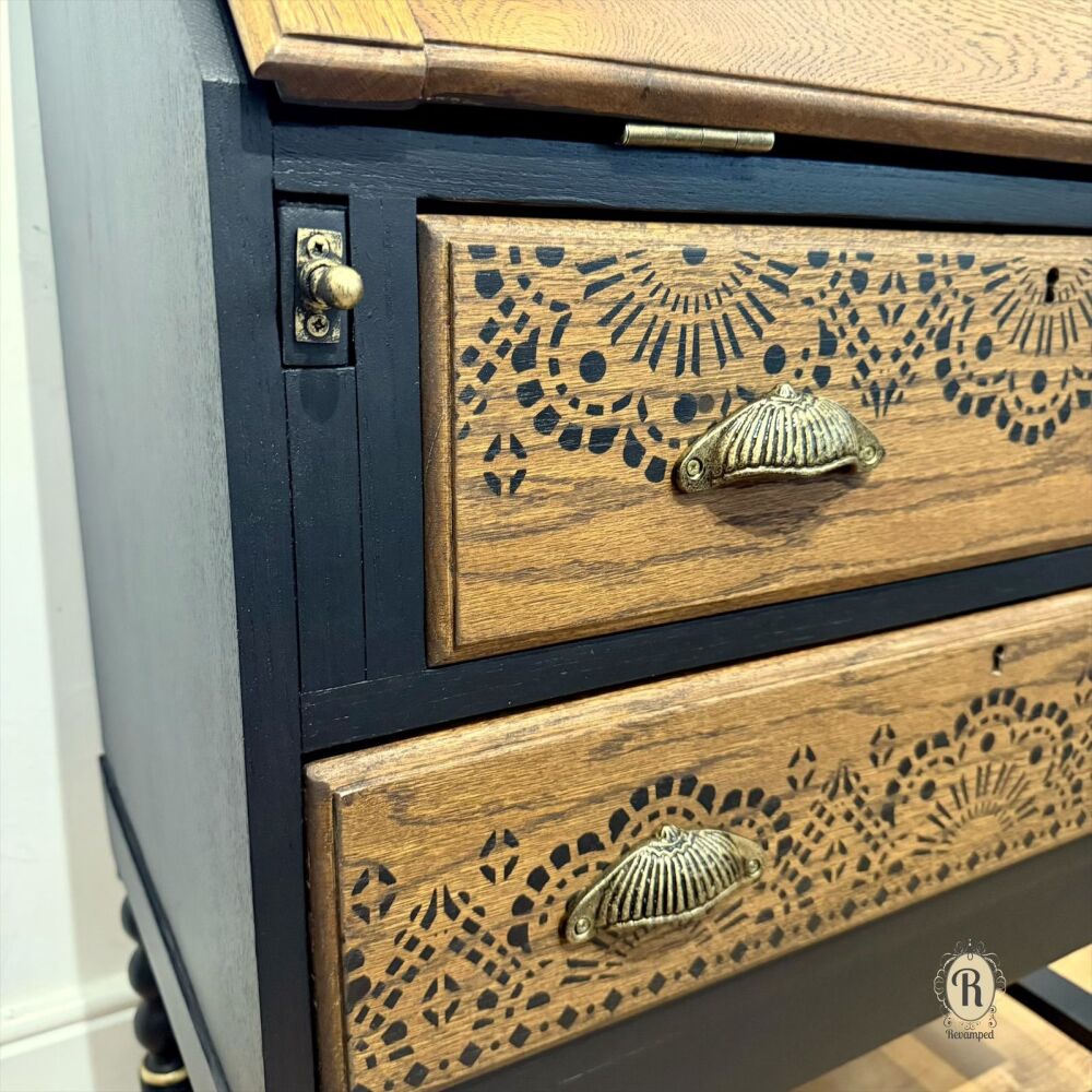 Solid Oak Writng Bureau