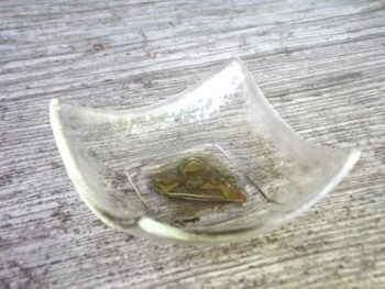 HAND CRAFTED GLASS DISH -  CLEAR SINGLE HEART