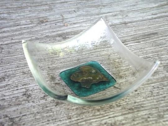 HAND CRAFTED LITTLE GLASS DISH - AQUA SINGLE HEART