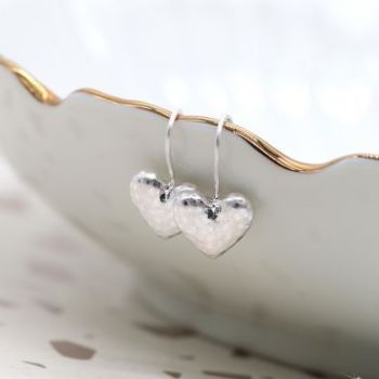 EARRINGS - SILVER PLATED HAMMERED HEART ON HOOK (03188)