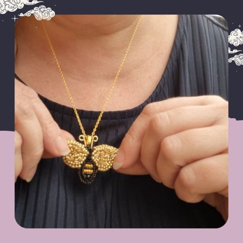 Mini Bead Embroidery Bee Necklace - Gold 