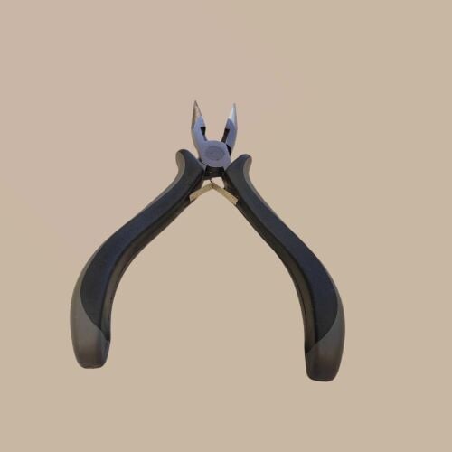 Chain nose pliers