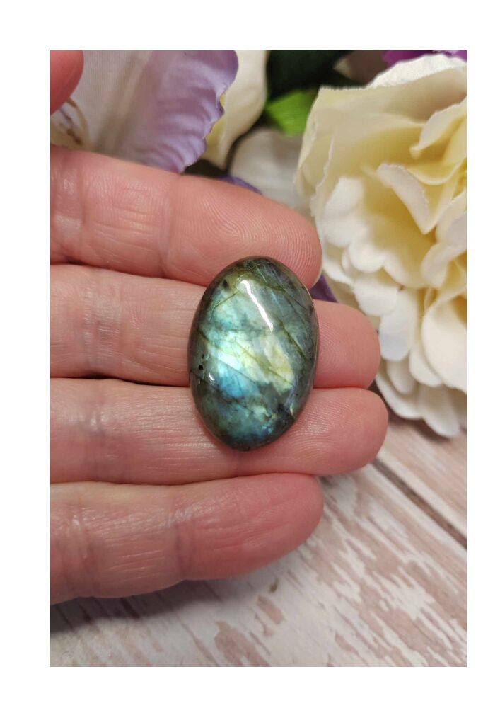 Flash Labradorite oval cabochon 27x18.5mm