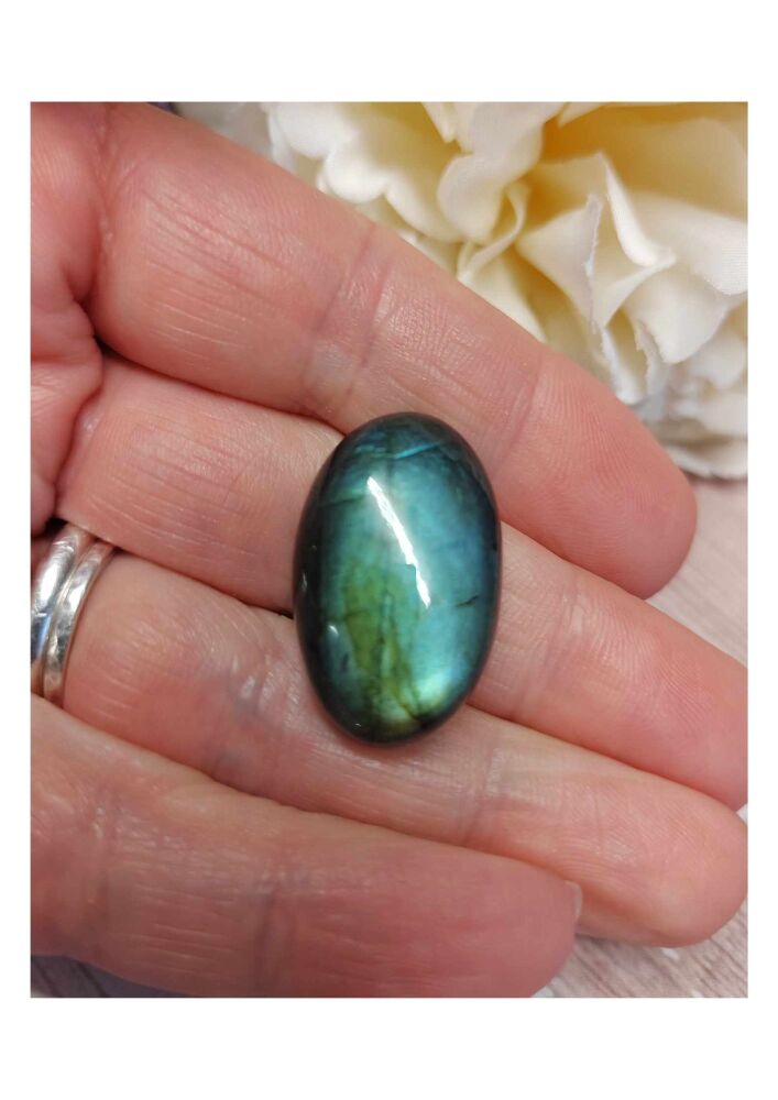 Flash Labradorite oval cabochon 27.5x17mm