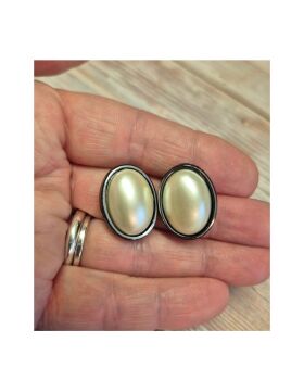 Acrylic ivory pearl two hole connectors