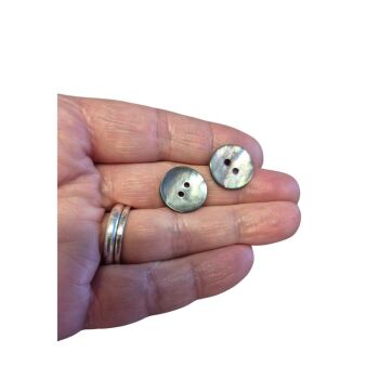 Pack of 2 shell buttons 16mm
