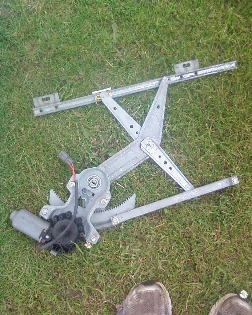 MG TF / MGF Drivers Side Electric Window Regulator