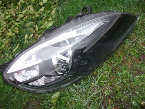 VOLVO V40 2012 - 2016 Driver Side Right Headlight Lamp Part Number 31420006