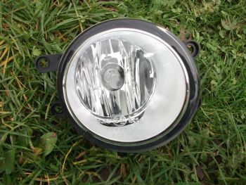 Toyota Prius Corolla Rav LEFT Hand Fog Light Part No 81220 0D042