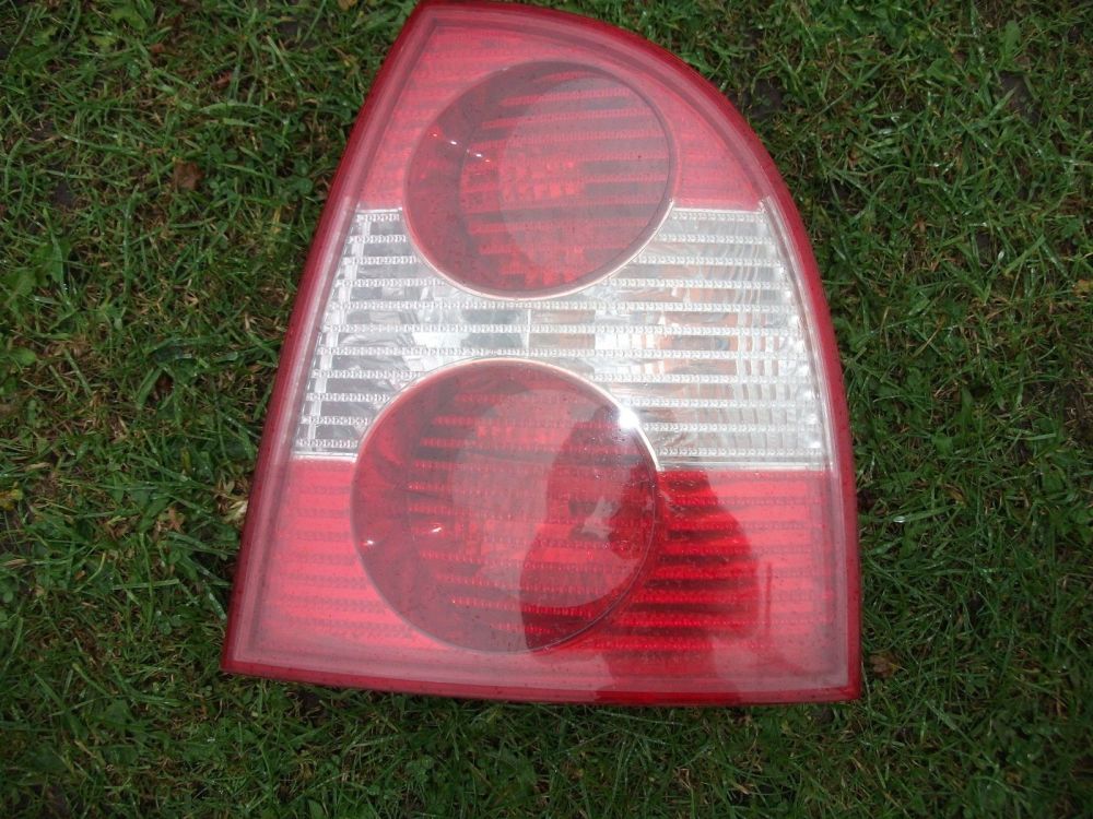 Volkswagen Passat Saloon B5.5 2000 - 2005 Driver Side Rear Light 3B5945096A