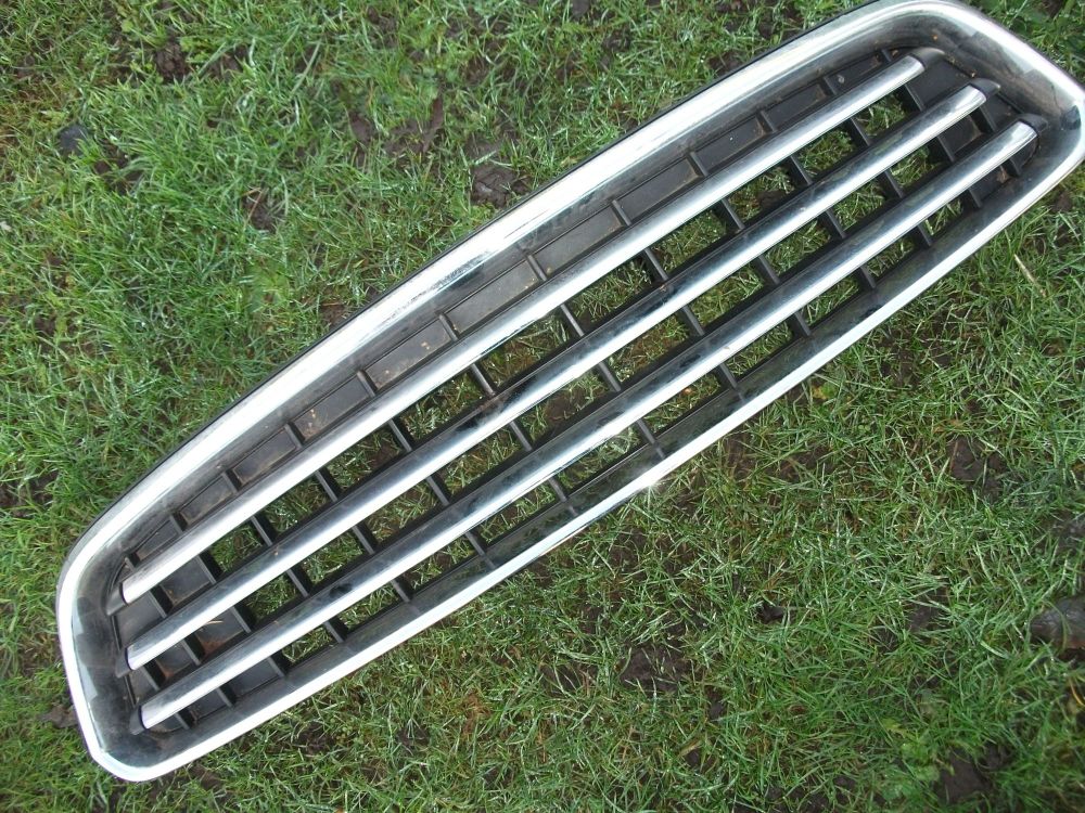 BMW MINI One Cooper D Countryman Front Bonnet Grill R60 51139801581