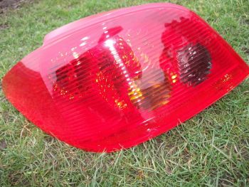 Peugeot 307 REAR LAMP BACK TAIL LIGHT LENSE LENS NEW N/S PASSENGER SIDE
